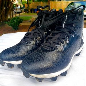 Under Armour Boy's Black Football Cleats. Youth Size 4.